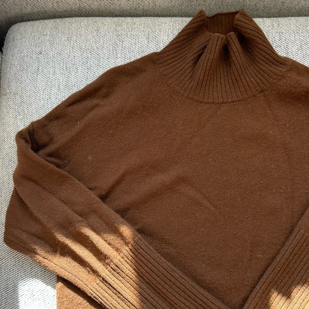 NAADAM Rich Brown Turtleneck Sweater